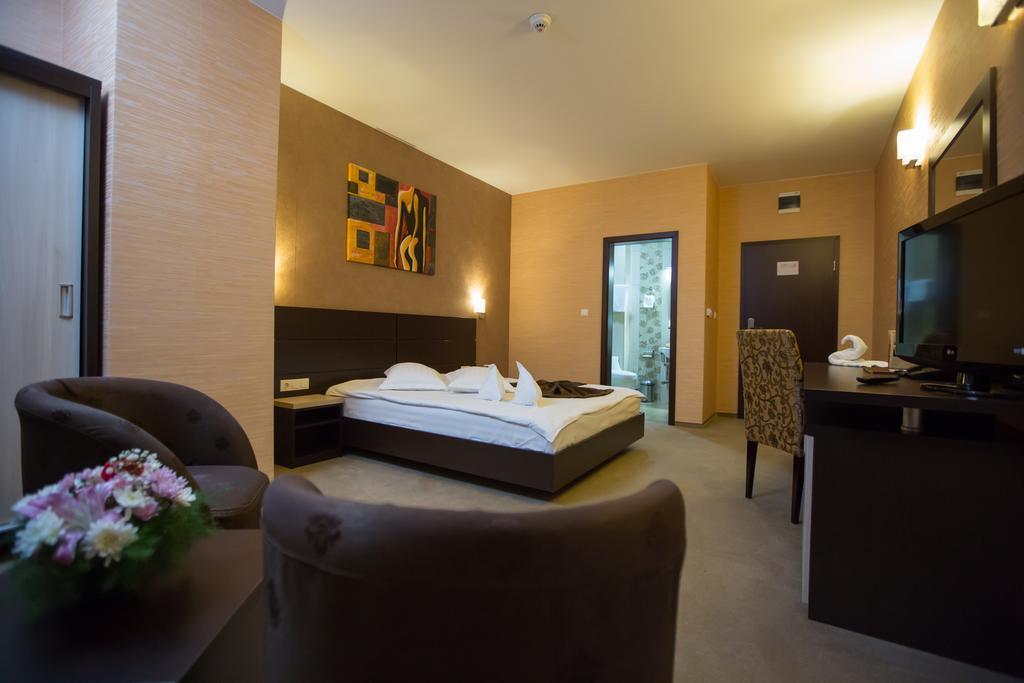 Hotel Meliss Craiova Phòng bức ảnh