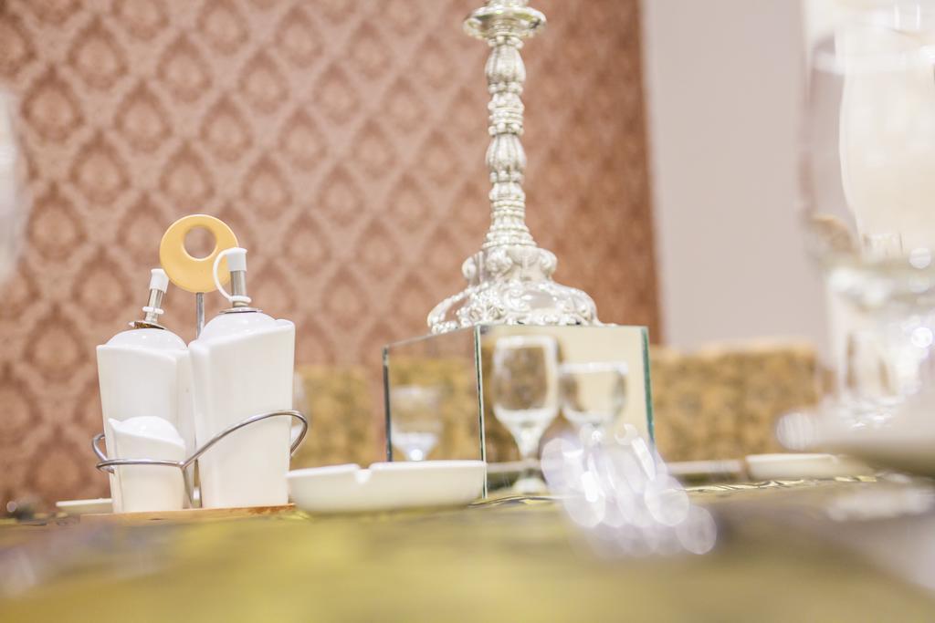 Hotel Meliss Craiova Ngoại thất bức ảnh