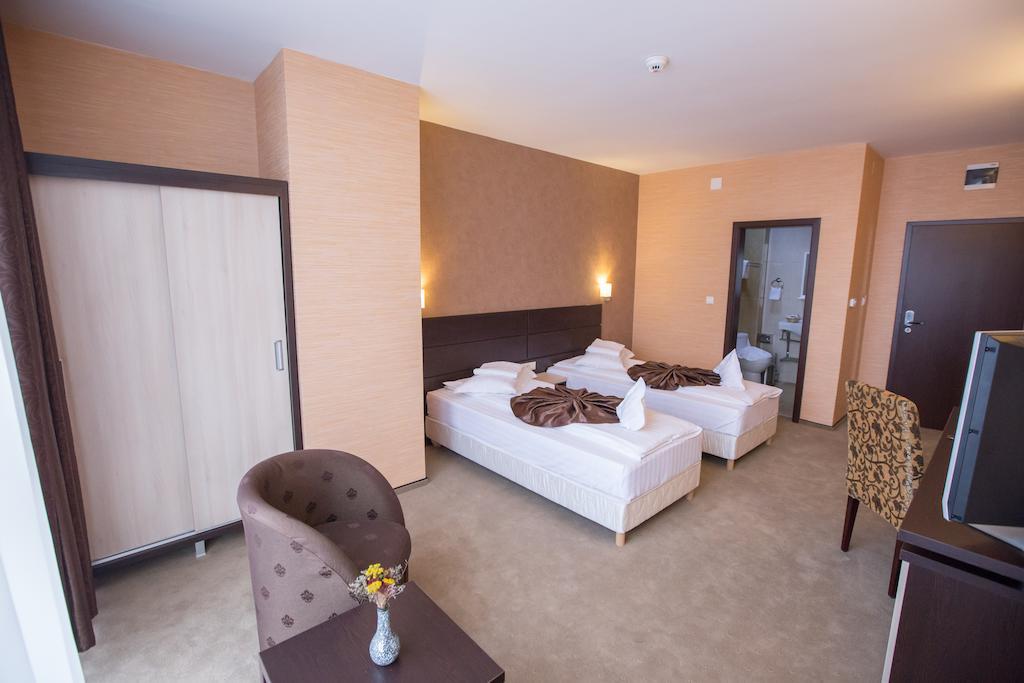 Hotel Meliss Craiova Phòng bức ảnh
