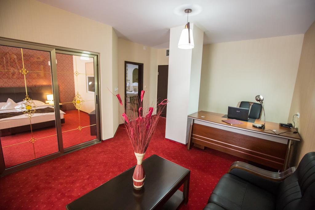 Hotel Meliss Craiova Phòng bức ảnh
